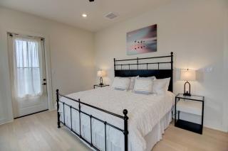A Galveston Modern with Panoramic Views for Summer - 8