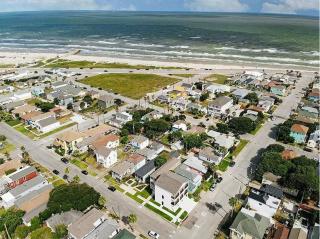 A Galveston Modern with Panoramic Views for Summer - 3