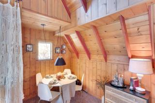 3 Mi to Big Bear Village: Charming Sugarloaf Cabin - 4