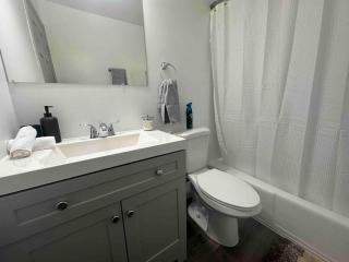2 KING Beds, W/D, Parking, Stylish & GREAT VALUE - Schenectady - 1