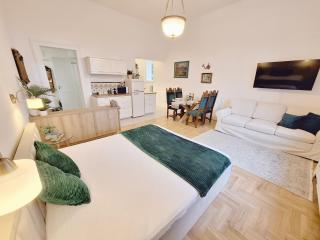 Green Hill Apartment - Budapest - 7