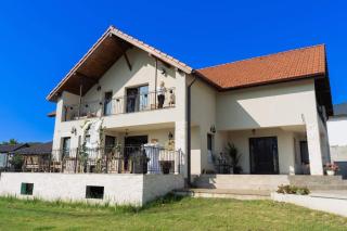 Seara pe deal - Coruşu - 9