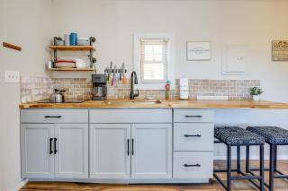Cozy Hope Cabin Vacation Rental in Cosby with View - 5