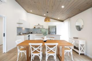Kaia's Beach Retreat - Mollymook - 2