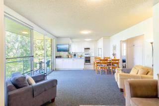 Blue Waters 4, 59 Ronald Ave - water glimpses from the balcony and living area - Shoal Bay - 7