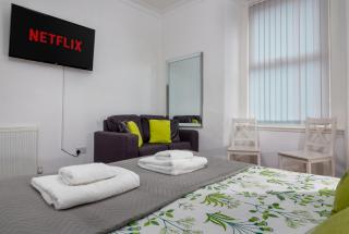 Spacious Apt Dundee Dockside 3BR fast Wi-Fi - 8