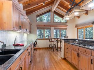Tahoe Pines, enjoy the outdoors this home has to offers - Incline Village - 4
