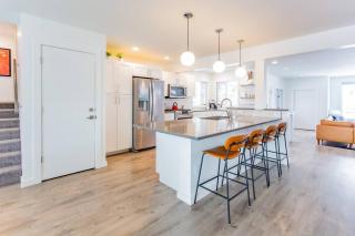 Bridger Hawk - Mid-Century Classic (NEW) - Bozeman - 3