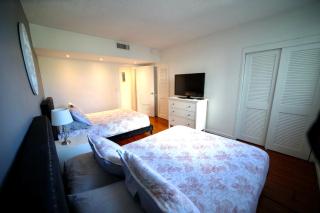 Sunny Beachfront 2 Bdrm Condo in Hollywood FL - Hollywood - 6