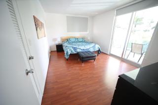 Sunny Beachfront 2 Bdrm Condo in Hollywood FL - Hollywood - 2