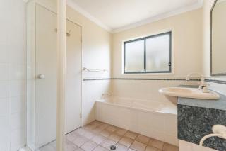 Catalina Court 7 - Just a short walk to Pippi Beach - Yamba - 3