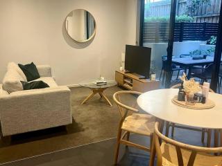 Glen Iris Gem - Modern Apartment with Car Park - Melbourne - 7