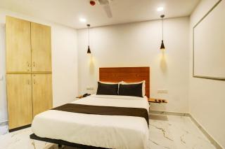 Super Townhouse Rcc Hotel Banjara Hills - 9