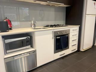 Glen Iris Gem - Modern Apartment with Car Park - Melbourne - 6