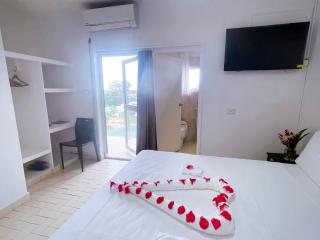 Coconut Palms Resort & Diamond Casino - Port Vila - 3