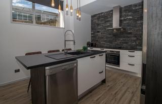 City Living Apartment Three - New Plymouth - 9