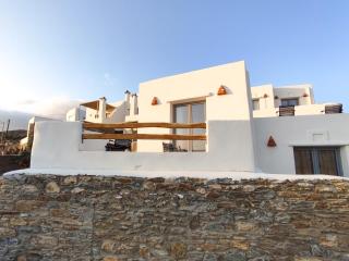 PANORMOS ART Beachfront Suites - Panormos - 2