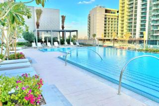 Luxury Dubai Creek Balcony & View - Dubai - 6