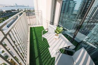 Luxury Dubai Creek Balcony & View - 1