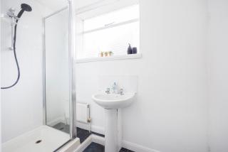 Charming & Modern 2BR - CITY CENTRE Nr the Beach & Famous Pier by Luxiety Stays Serviced Accommodation - Southend-on-Sea - 1