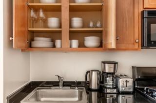 Fidi 1br w doorman wd nr south st seaport NYC-1306 - New York - 4