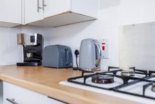 Bright & Spacious 2BR - City Centre Nr the BEACH & High St by Everhome Ltd - Southend-on-Sea - 2