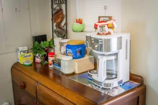 Beach Barn - 5min to Pcola Beach , Full Kitchen - 1