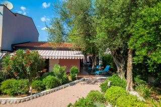 Vacation House-Jacuzzi Garden Selce - Selce - 1