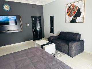 6 the Curve Unit 18 - 0