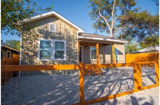 Escape to 4BR3BA Downtown Home Brand New - San Antonio - 8