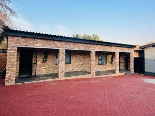 6 the Curve Unit 13 - Johannesburg - 1