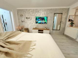 Studio 118 - A luxury place,Self Check-in ,10 min from City Center - 4