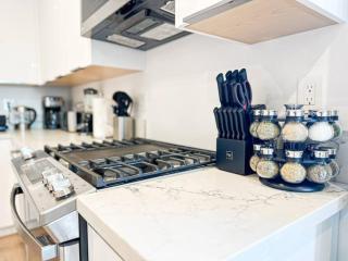 Charming 2-Bedroom Cottage -CAL - 8