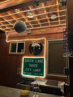 Tahoe Cozy Cabin, 2 Bedroom with a gas fireplace. - South Lake Tahoe - 8