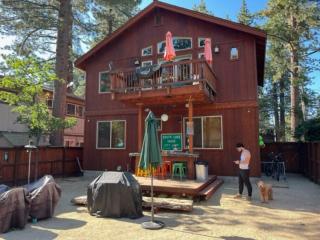Tahoe Cozy Cabin, 2 Bedroom with a gas fireplace. - South Lake Tahoe - 3