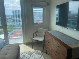 Adrienne's at One Madison Place - Iloilo - 5