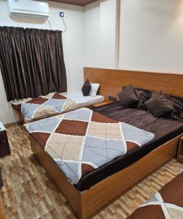 Hotel Sai Dakshina Inn & The Fern Restaurant - Shirdi - 4