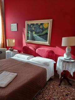 Princess Guest House Canal View - Venice - 7