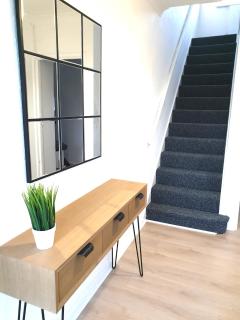 AO Home Lettings - Ferryhills House - Bushey - 2