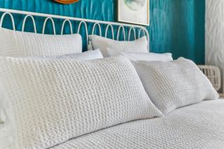 Gorgeous Gordon Street Getaway - 9