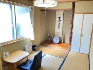 静かな田舎の一軒家 ご家族友達観光大型スキー場近郊 - - 0