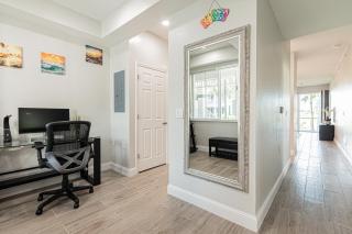 Greenlinks at Lely Luxury White Orchid Fully Renovated Modern 1st floor 3bdr Golf Resort Villa - Naples - 7