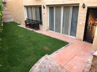 Ground floor villa with private garden, parking and shared swimming pool - Al ‘Ajūzah - 8