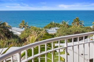 Unit 9 Andari Fantastic Holiday Apartment in Sunshine Beach Stunning Views Opposite Beach Access - 0