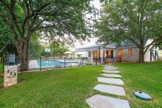 Luxury Golf Course Private Retreat with Heated Swimming Pool - 2