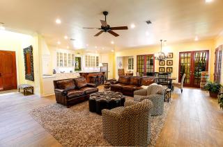 Luxury Golf Course Private Retreat with Heated Swimming Pool - Horseshoe Bay - 8