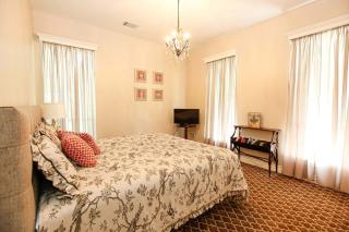 Luxury Golf Course Private Retreat with Heated Swimming Pool - 1
