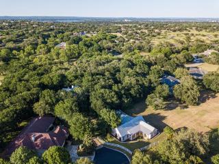 Luxury Golf Course Private Retreat with Heated Swimming Pool - Horseshoe Bay - 4