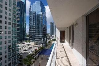 Downtown Miami Brickell Bay & Pool View 4 Bedrooms - Miami - 3