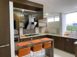 Lujoso Apartamento en exclusivo Condominio & Spa - Floridablanca - 2
